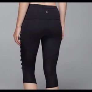 ❌SOLD❌ Lululemon Breezy Crops